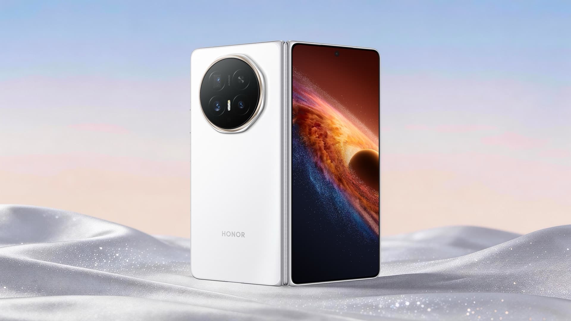 HONOR Magic V6 in Ivory White, folded and unfolded