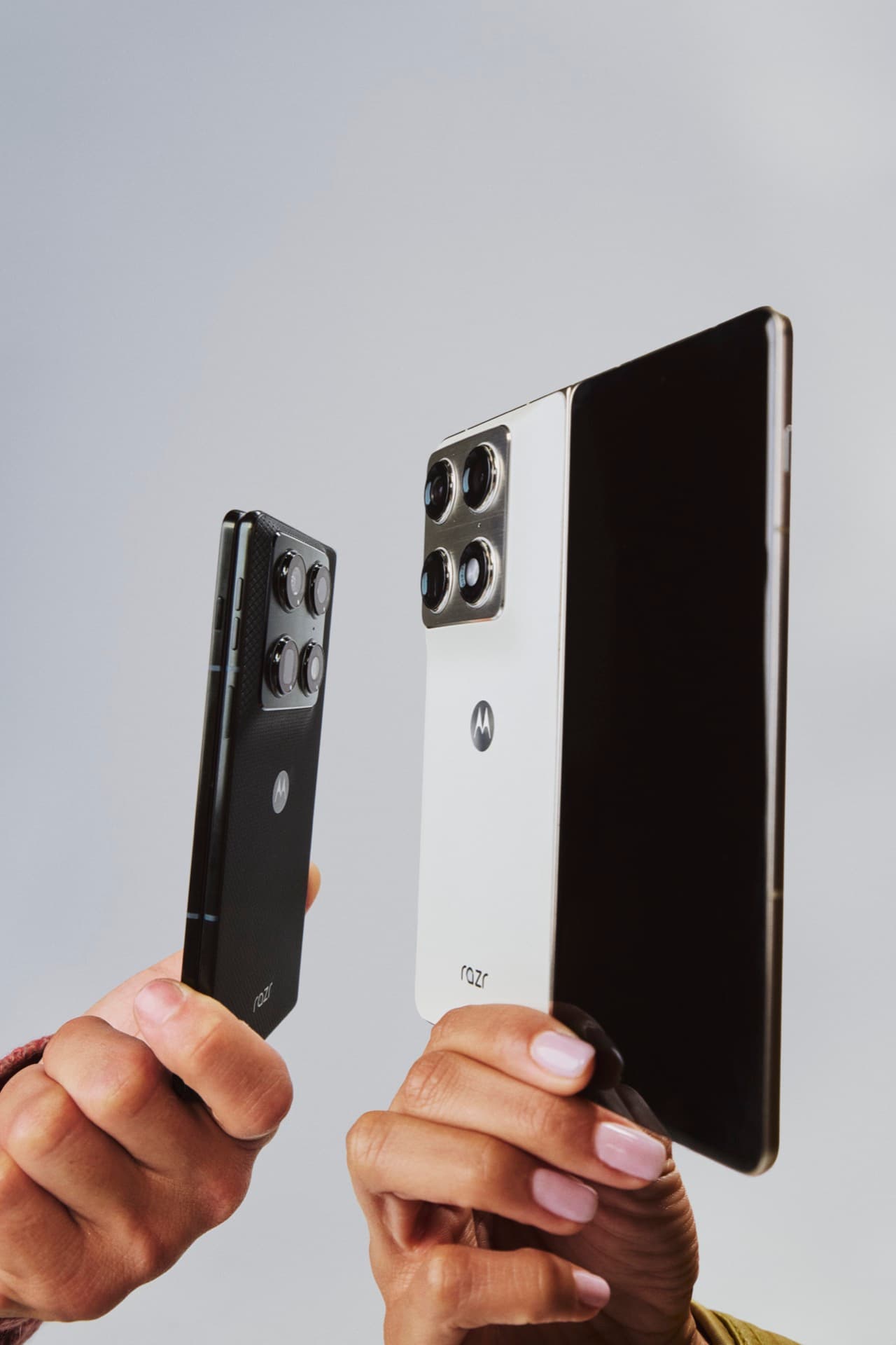 The Razr finally opens like a book