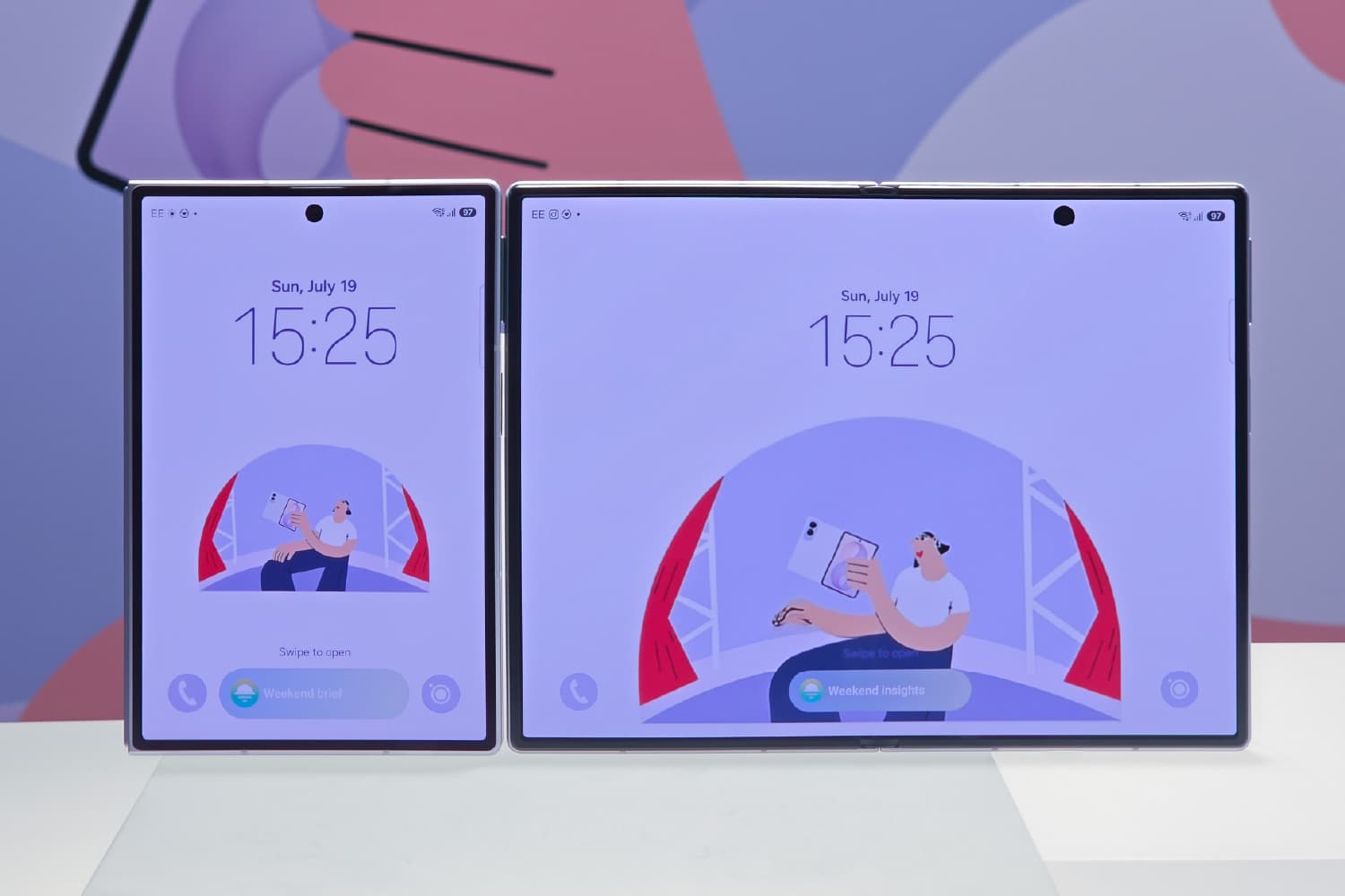 Galaxy Z Fold8 and Z Fold8 Ultra side by side with main displays open